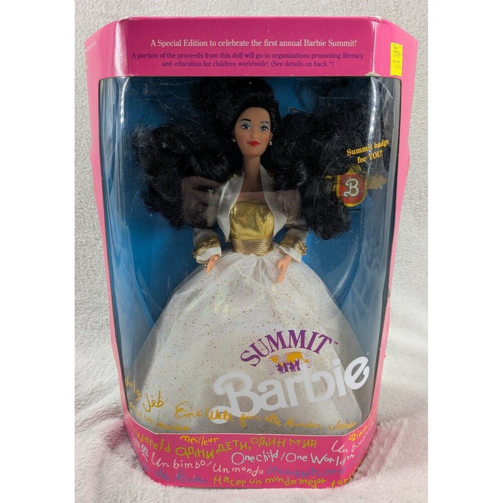 Barbie Summit Doll Special Edition w/Badge & Hairbrush  Brunette 1990 Mattel